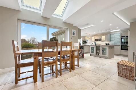 Dining Area Towards Kitchen.jpg
