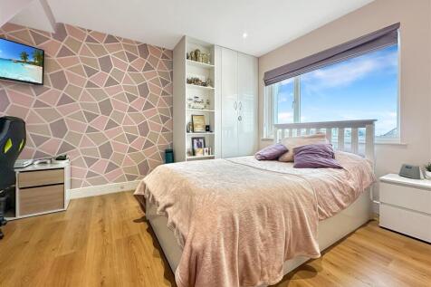 Bed 3.jpg