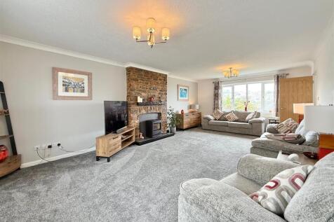 Lounge From Entrance Hall.JPG