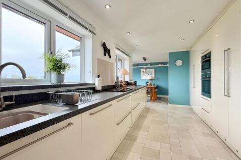 Kitchen.JPG