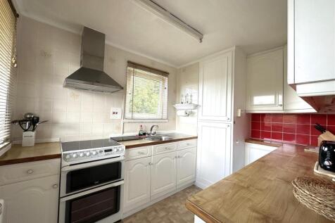 17 windmill court kitchen.jpeg