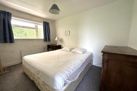 17 windmill bedroom 1.jpeg