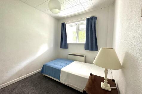 17 windmill bedroom 2.jpeg