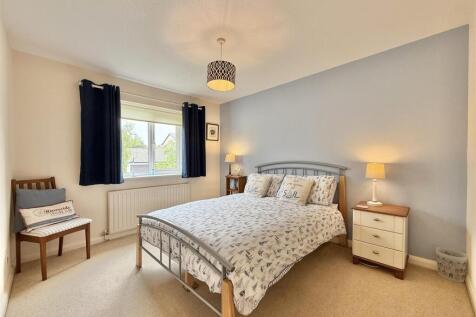 Bedroom 1.jpg