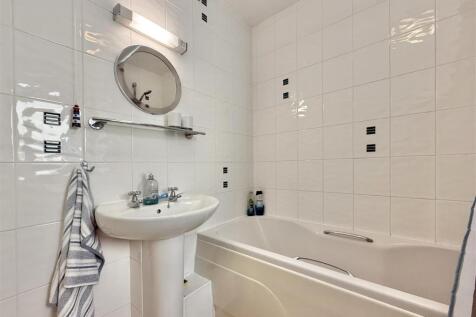 Bathroom.jpg