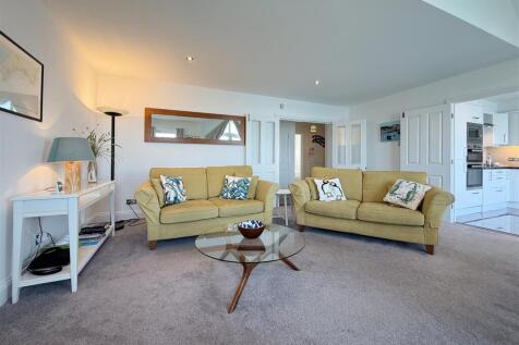 Lounge Area.JPG