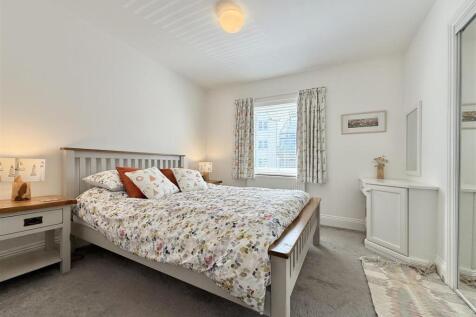 Bed 1.JPG