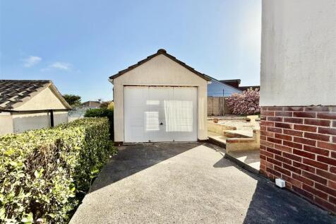 Detached Garage.jpeg