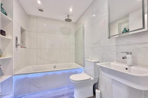Family Bathroom.jpg