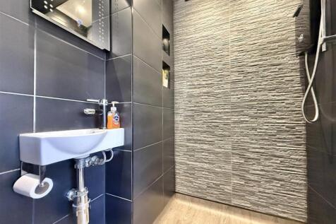 En Suite Wet Room.jpg