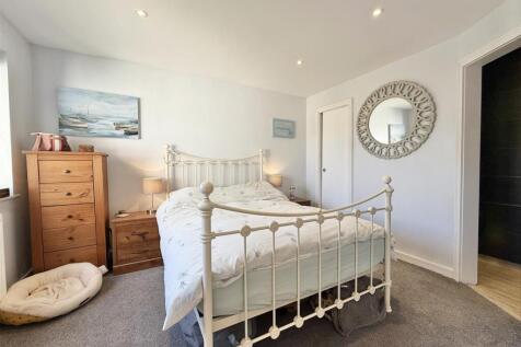 Bedroom  1.jpg