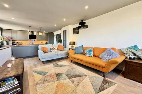 Lounge Area.jpg