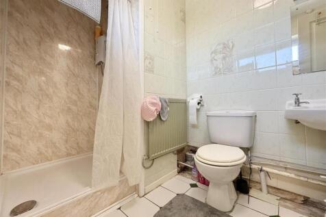 Downstairs  Shower Room.jpeg