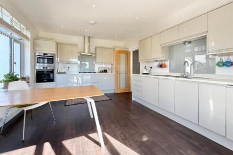 Kitchen.JPG