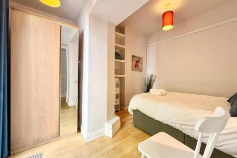 Bed 2 (2).JPG