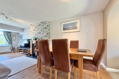 Dining Area.JPG