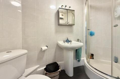 Downstairs Shower Room.JPG
