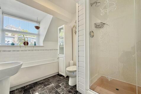 Bathroom.jpg
