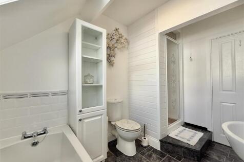 Bathroom_.jpg