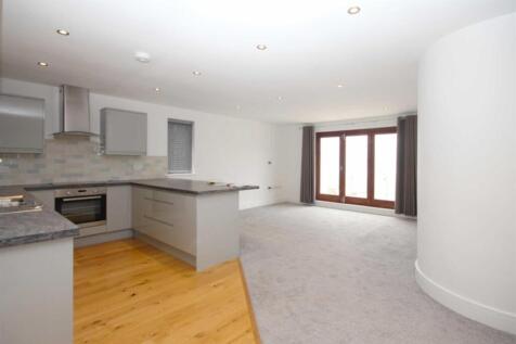 Kitchen to lounge.jpg