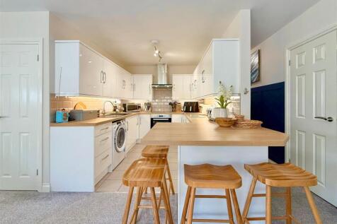 Breakfast Bar Area.JPG