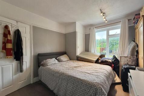 Bedroom  2.jpeg