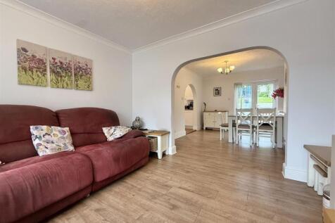 Lounge To Dining Room.jpeg