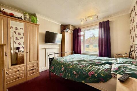 Bedroom 1.jpeg