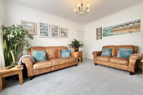 Living Room_.jpeg