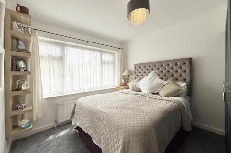 Bedroom 1.jpeg