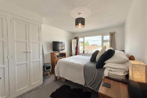 Bedroom 1.jpeg