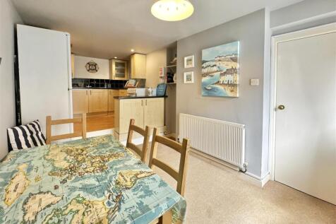 Dining  Area.jpg
