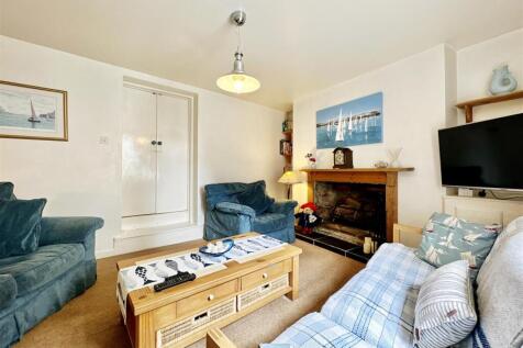 Living Room.jpg
