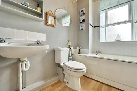 Bathroom.jpg
