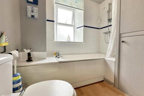 Bathroom_.jpg