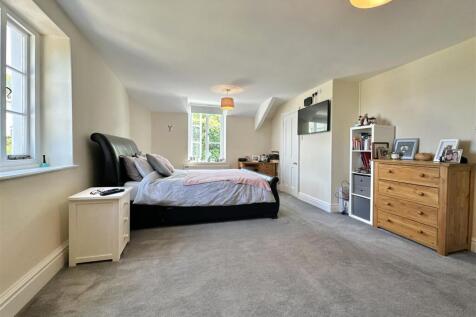 Bedroom  1.jpg