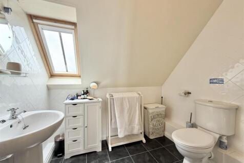 En Suite Shower Room.jpg