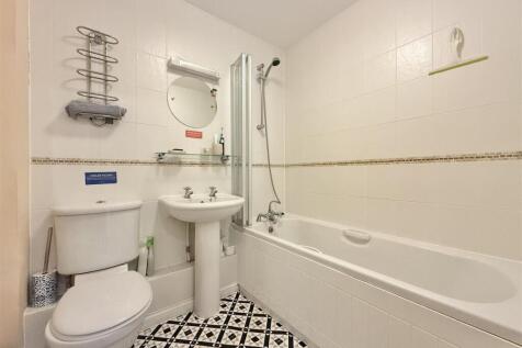 Bathroom.jpg