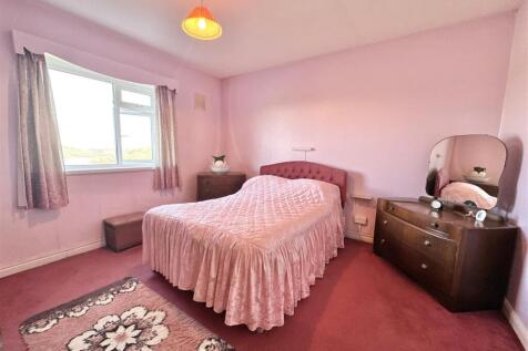 Bedroom  1.jpg