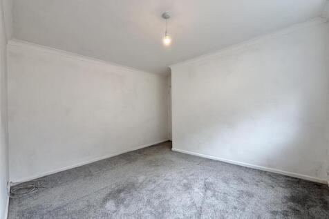 Bedroom 1.jpeg