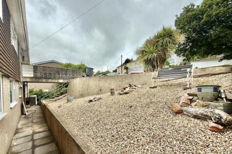 Front  Garden.jpeg