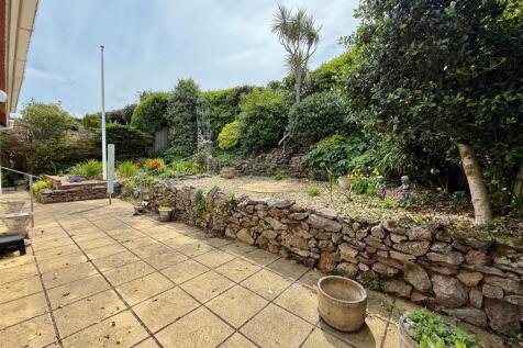 Rear Patio.JPG