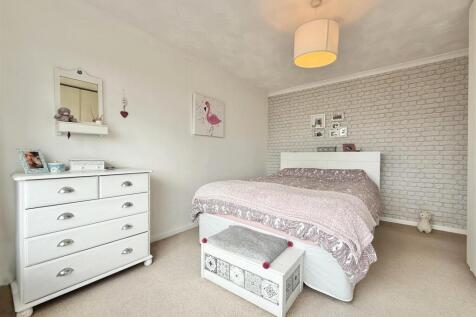 Bedroom 1.jpeg