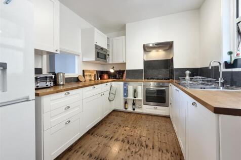 Kitchen.JPG