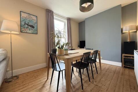 Dining Area.JPG
