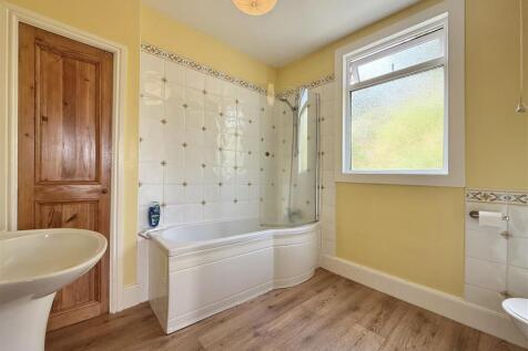 Bathroom.JPG