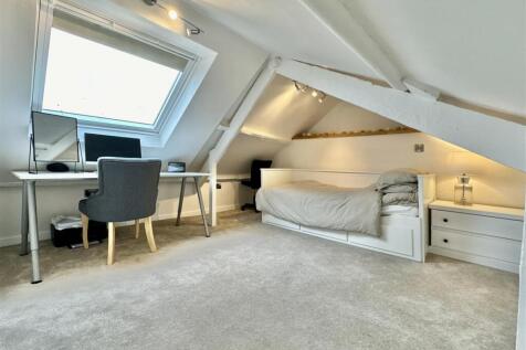 Loft  Room.jpg