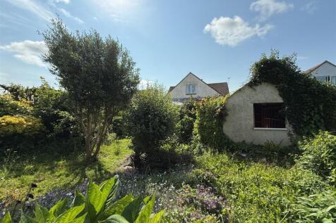 Rear Eelevation Across Garden.JPG