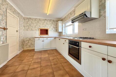 Kitchen 2.JPG