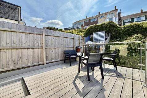 Rear Sun  Deck.jpeg